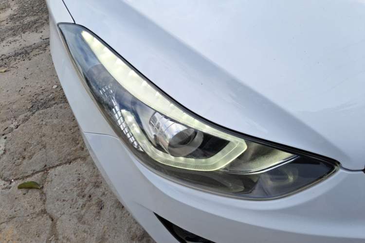 Used Hyundai Elantra (5th Generation / Langdong) 2016 1.6L Automatic Prestige Model Right Front Headlight