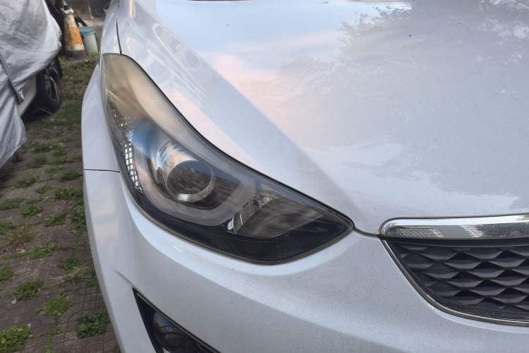 Used Hyundai Elantra (5th Generation / Langdong) 2016 1.6L Automatic Smart Version Right Front Headlight