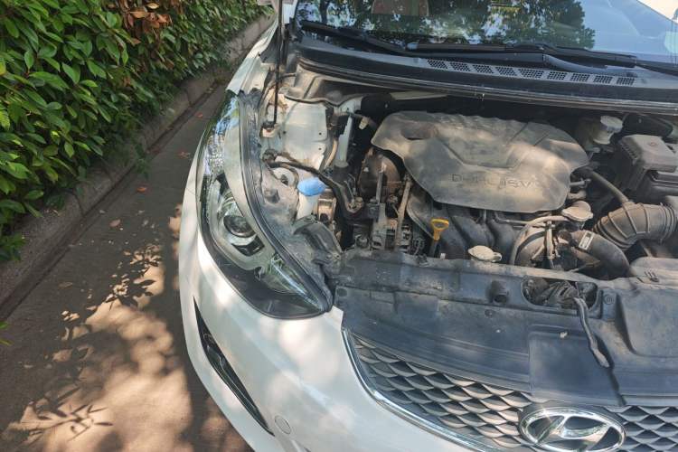Used Hyundai Elantra (5th Generation / Langdong) 2016 1.6L Manual Luxury Model Right Front Headlight