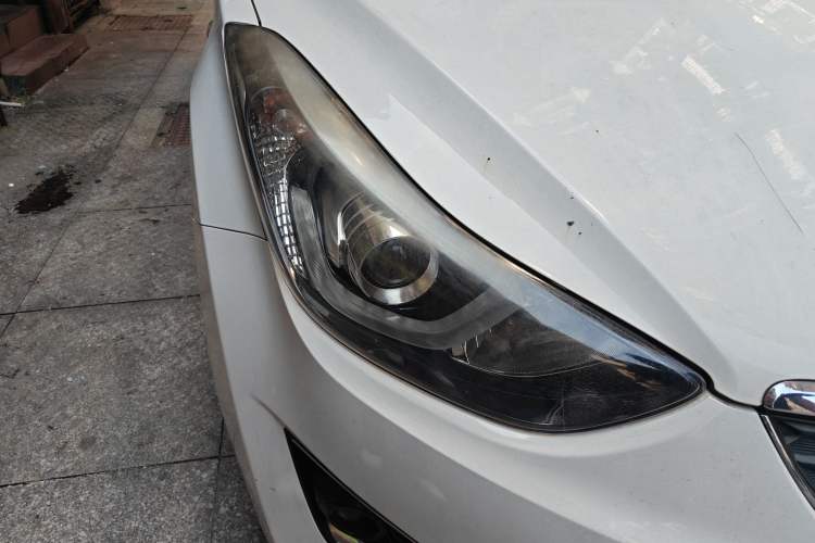Used Hyundai Elantra (5th Generation / Langdong) 2016 1.6L Automatic Smart Version Right Front Headlight