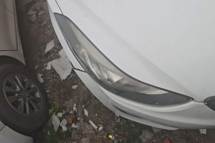 Used Hyundai Elantra (5th Generation / Langdong) 2016 1.6L Automatic Smart Version Right Front Headlight