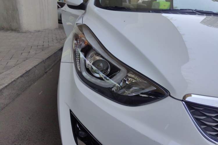 Used Hyundai Elantra (5th Generation / Langdong) 2016 1.6L Automatic Smart Version Right Front Headlight