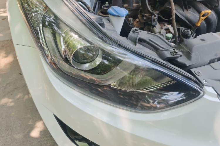 Used Hyundai Elantra (5th Generation / Langdong) 2016 1.6L Manual Luxury Model Right Front Headlight