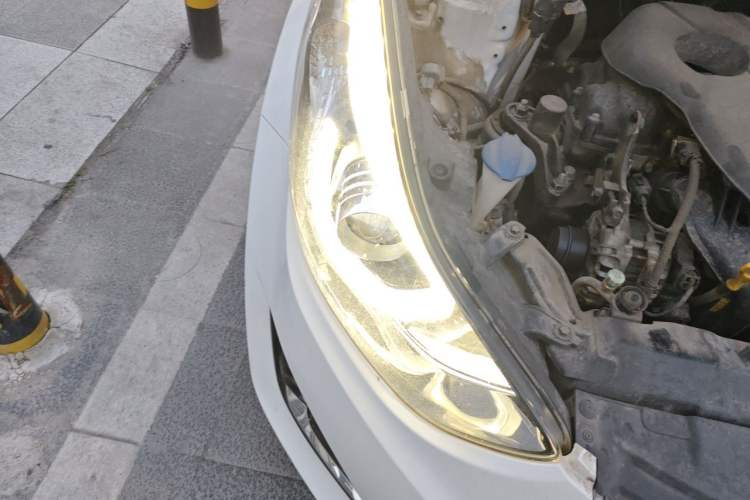 Used Hyundai Elantra (5th Generation / Langdong) 2016 1.6L Automatic Prestige Model Right Front Headlight