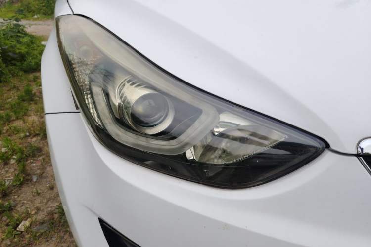 Used Hyundai Elantra (5th Generation / Langdong) 2016 1.6L Automatic Prestige Model Right Front Headlight