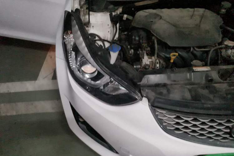 Used Hyundai Elantra (5th Generation / Langdong) 2016 1.6L Automatic Prestige Model Right Front Headlight