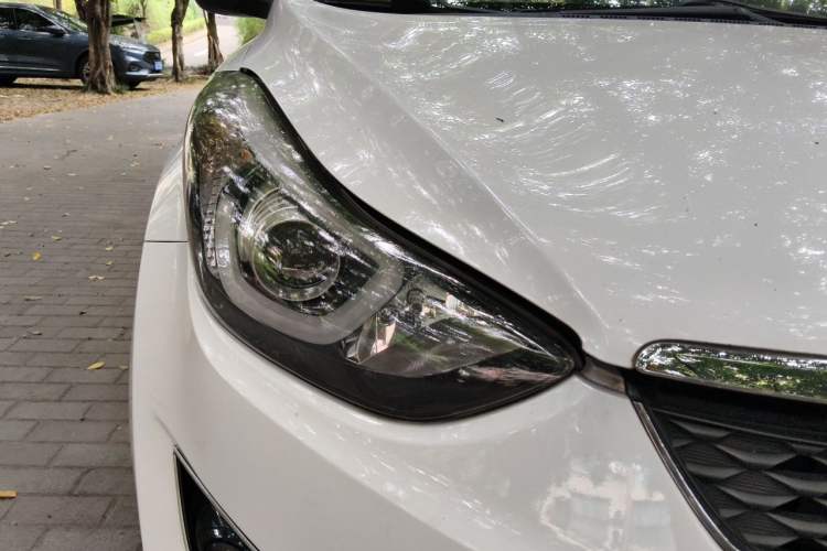 Used Hyundai Elantra (5th Generation / Langdong) 2016 1.6L Automatic Smart Version Right Front Headlight