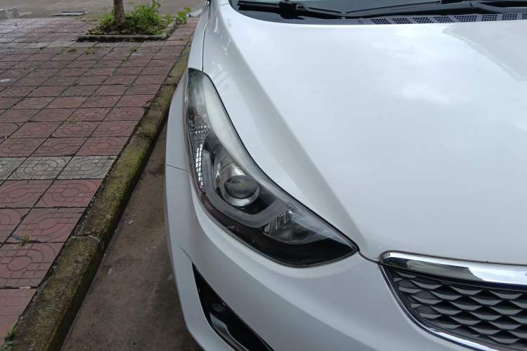 Used Hyundai Elantra (5th Generation / Langdong) 2016 1.6L Automatic Smart Version Right Front Headlight