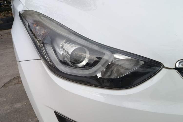 Used Hyundai Elantra (5th Generation / Langdong) 2016 1.6L Automatic Prestige Model Right Front Headlight
