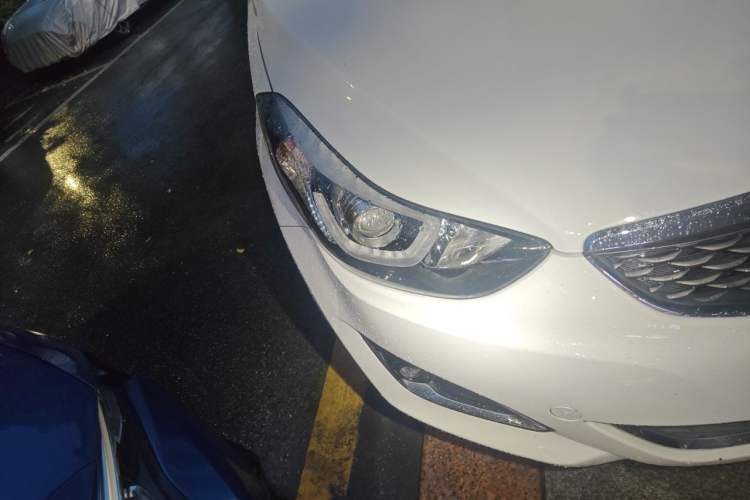 Used Hyundai Elantra (5th Generation / Langdong) 2016 1.6L Automatic Smart Version Right Front Headlight