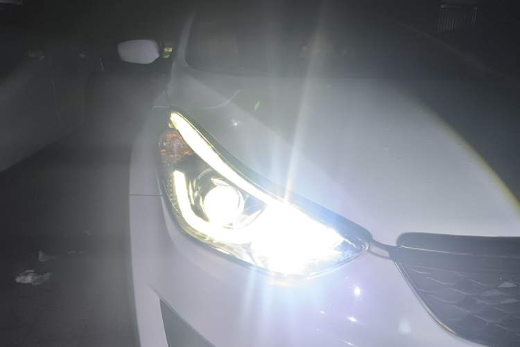 Used Hyundai Elantra (5th Generation / Langdong) 2016 1.6L Automatic Smart Version Right Front Headlight