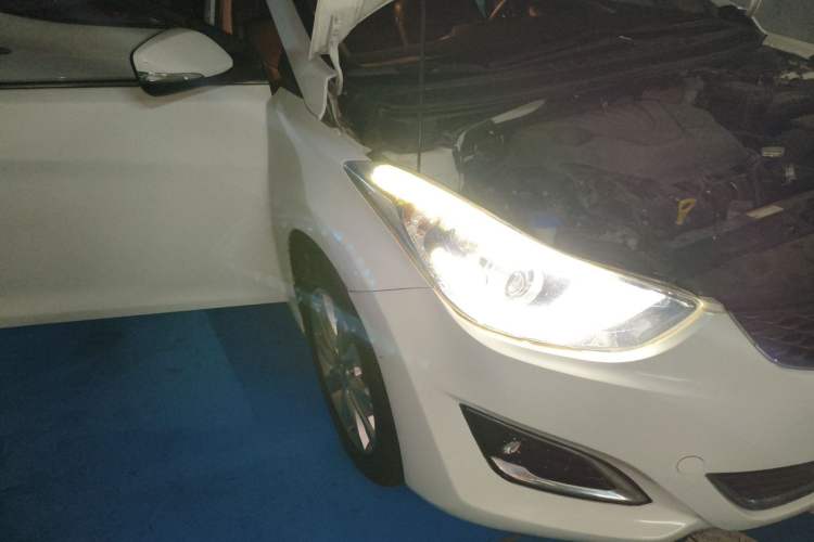 Used Hyundai Elantra (5th Generation / Langdong) 2016 1.6L Automatic Prestige Model Right Front Headlight