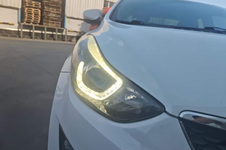 Used Hyundai Elantra (5th Generation / Langdong) 2016 1.6L Automatic Prestige Model Right Front Headlight