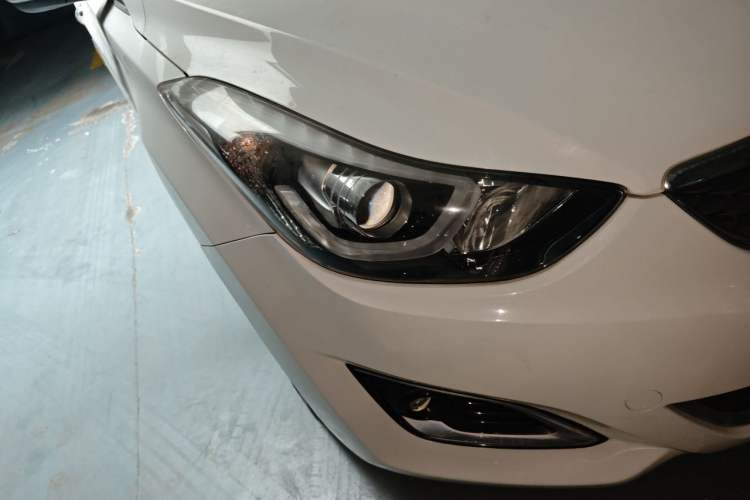 Used Hyundai Elantra (5th Generation / Langdong) 2016 1.6L Manual Luxury Model Right Front Headlight