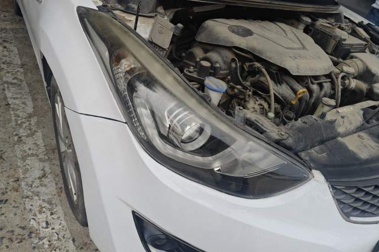 Used Hyundai Elantra (5th Generation / Langdong) 2016 1.6L Automatic Smart Version Right Front Headlight