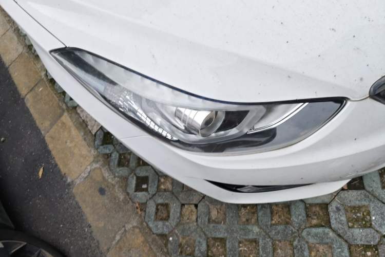 Used Hyundai Elantra (5th Generation / Langdong) 2016 1.6L Automatic Smart Version Right Front Headlight