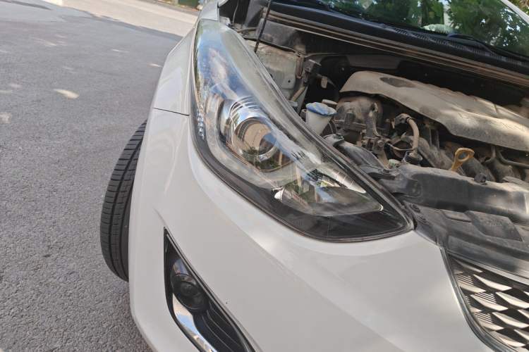 Used Hyundai Elantra (5th Generation / Langdong) 2016 1.6L Manual Luxury Model Right Front Headlight