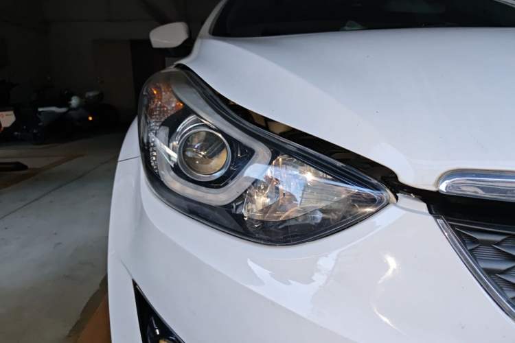 Used Hyundai Elantra (5th Generation / Langdong) 2016 1.6L Automatic Smart Version Right Front Headlight