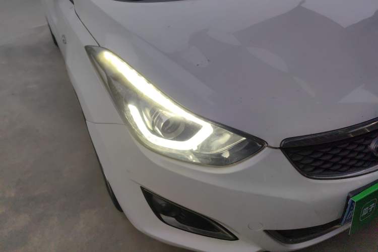 Used Hyundai Elantra (5th Generation / Langdong) 2016 1.6L Automatic Smart Version Right Front Headlight