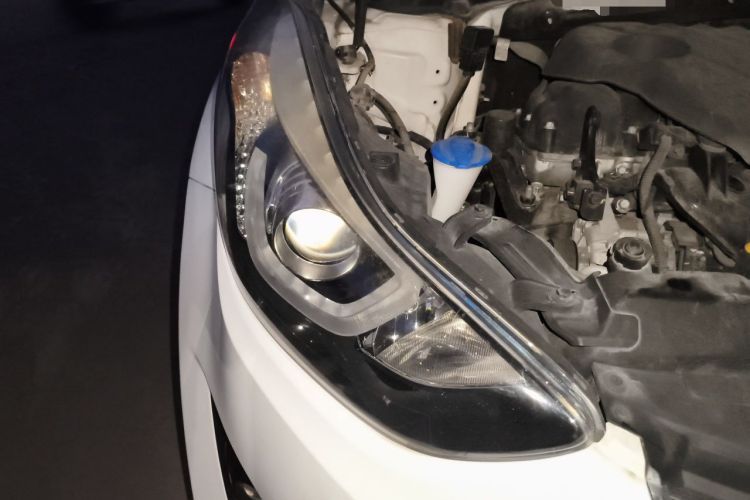 Used Hyundai Elantra (5th Generation / Langdong) 2016 1.6L Automatic Smart Version Right Front Headlight