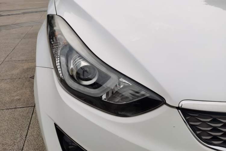 Used Hyundai Elantra (5th Generation / Langdong) 2016 1.6L Manual Luxury Model Right Front Headlight