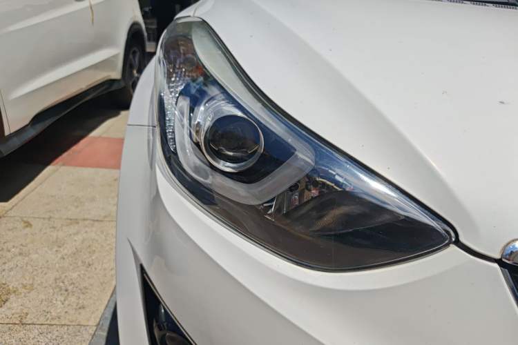 Used Hyundai Elantra (5th Generation / Langdong) 2016 1.6L Automatic Prestige Model Right Front Headlight
