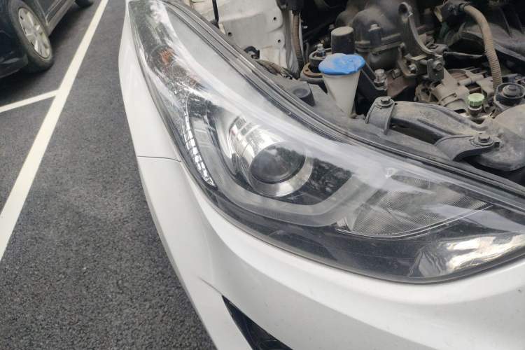 Used Hyundai Elantra (5th Generation / Langdong) 2016 1.6L Manual Luxury Model Right Front Headlight