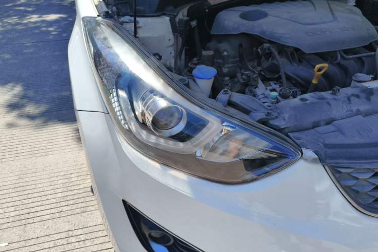 Used Hyundai Elantra (5th Generation / Langdong) 2016 1.6L Manual Luxury Model Right Front Headlight