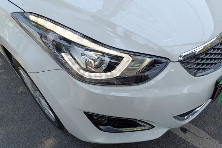 Used Hyundai Elantra (5th Generation / Langdong) 2016 1.6L Automatic Prestige Model Right Front Headlight