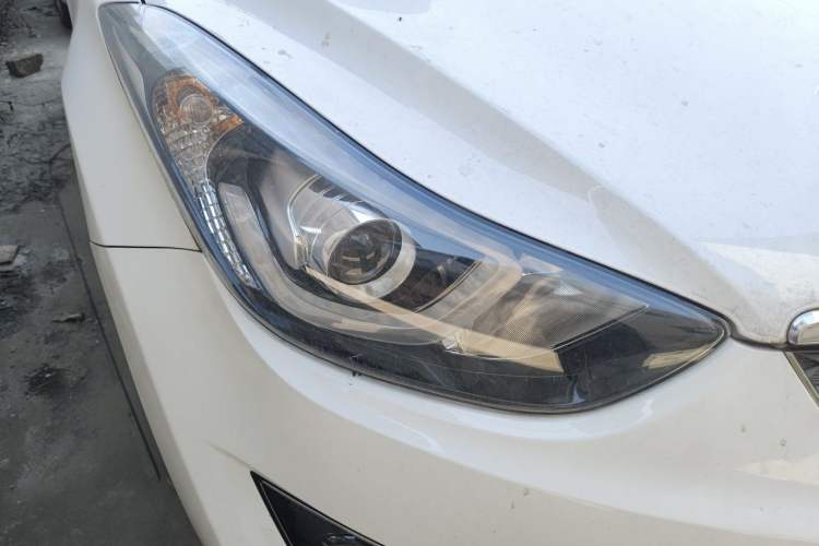 Used Hyundai Elantra (5th Generation / Langdong) 2016 1.6L Manual Luxury Model Right Front Headlight