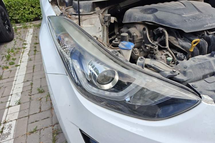 Used Hyundai Elantra (5th Generation / Langdong) 2016 1.6L Automatic Prestige Model Right Front Headlight