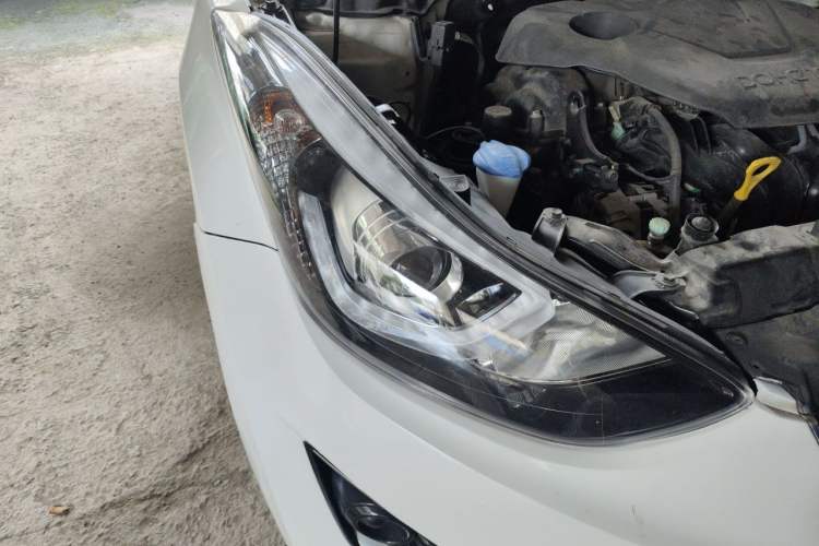 Used Hyundai Elantra (5th Generation / Langdong) 2016 1.6L Automatic Prestige Model Right Front Headlight