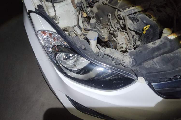 Used Hyundai Elantra (5th Generation / Langdong) 2016 1.6L Manual Fashion Edition Right Front Headlight