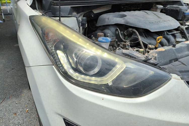 Used Hyundai Elantra (5th Generation / Langdong) 2016 1.6L Automatic Smart Version Right Front Headlight