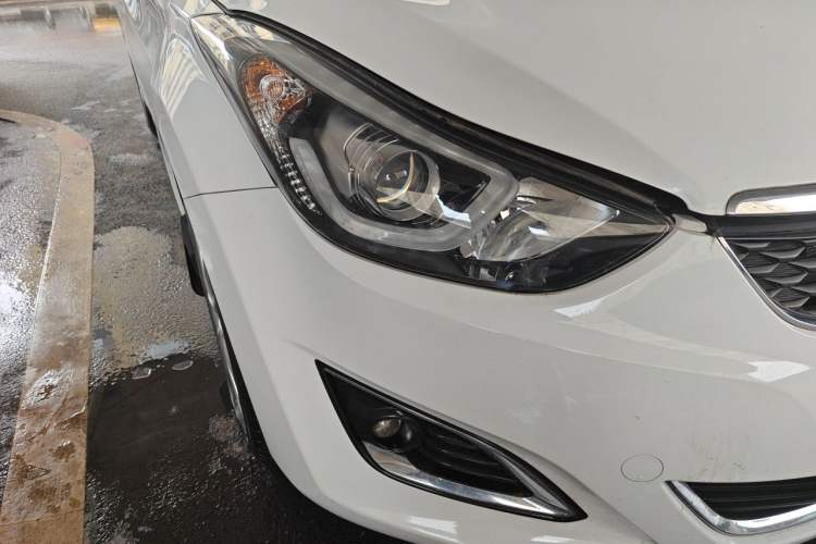 Used Hyundai Elantra (5th Generation / Langdong) 2016 1.6L Manual Luxury Model Right Front Headlight