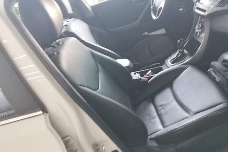 Used Hyundai Elantra (5th Generation / Langdong) 2016 1.6L Automatic Smart Version Right Front Seat