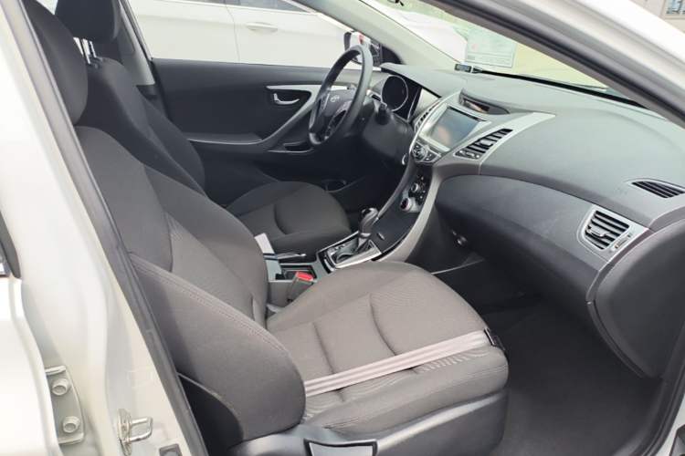 Used Hyundai Elantra (5th Generation / Langdong) 2016 1.6L Automatic Prestige Model Right Front Seat