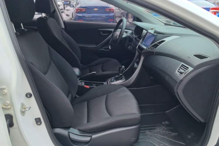 Used Hyundai Elantra (5th Generation / Langdong) 2016 1.6L Automatic Smart Version Right Front Seat