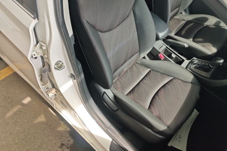 Used Hyundai Elantra (5th Generation / Langdong) 2016 1.6L Automatic Smart Version Right Front Seat