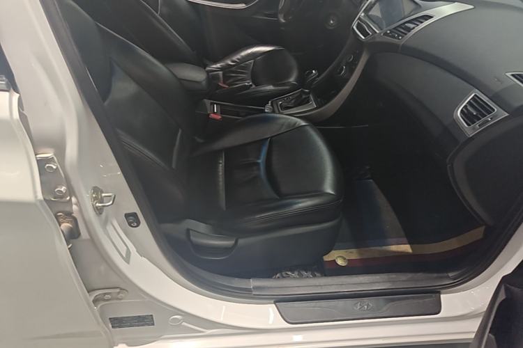 Used Hyundai Elantra (5th Generation / Langdong) 2016 1.6L Automatic Smart Version Right Front Seat