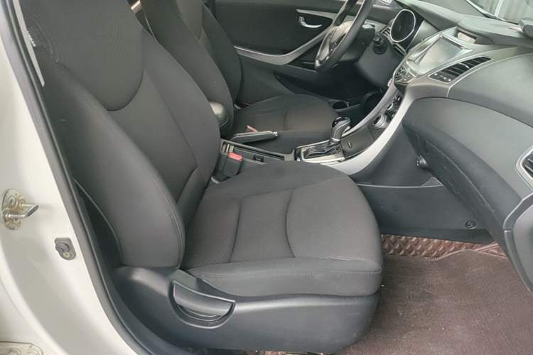 Used Hyundai Elantra (5th Generation / Langdong) 2016 1.6L Automatic Prestige Model Right Front Seat
