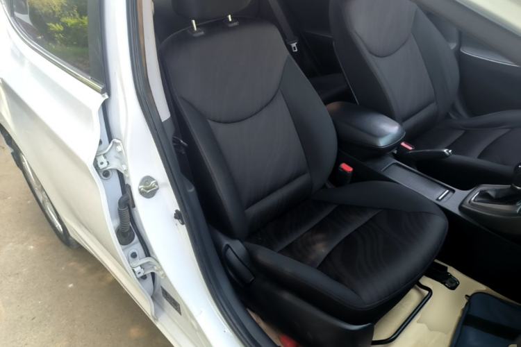 Used Hyundai Elantra (5th Generation / Langdong) 2016 1.6L Automatic Smart Version Right Front Seat