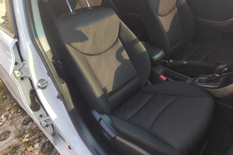 Used Hyundai Elantra (5th Generation / Langdong) 2016 1.6L Automatic Smart Version Right Front Seat