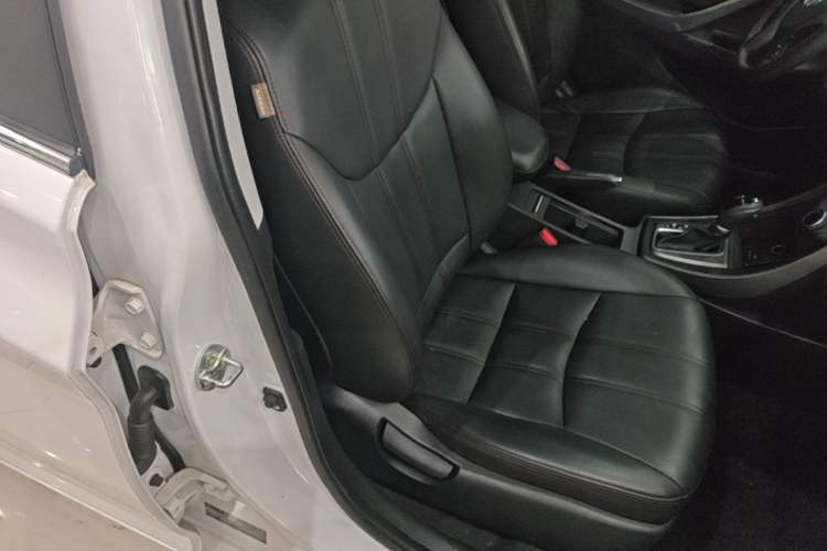 Used Hyundai Elantra (5th Generation / Langdong) 2016 1.6L Automatic Smart Version Right Front Seat