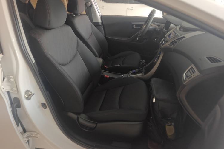 Used Hyundai Elantra (5th Generation / Langdong) 2016 1.6L Automatic Smart Version Right Front Seat
