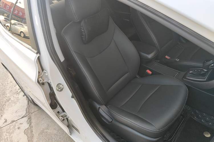 Used Hyundai Elantra (5th Generation / Langdong) 2016 1.6L Automatic Smart Version Right Front Seat