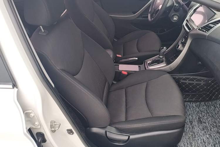 Used Hyundai Elantra (5th Generation / Langdong) 2016 1.6L Automatic Smart Version Right Front Seat