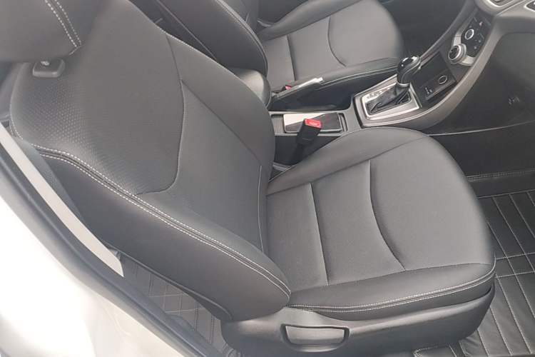 Used Hyundai Elantra (5th Generation / Langdong) 2016 1.6L Automatic Smart Version Right Front Seat