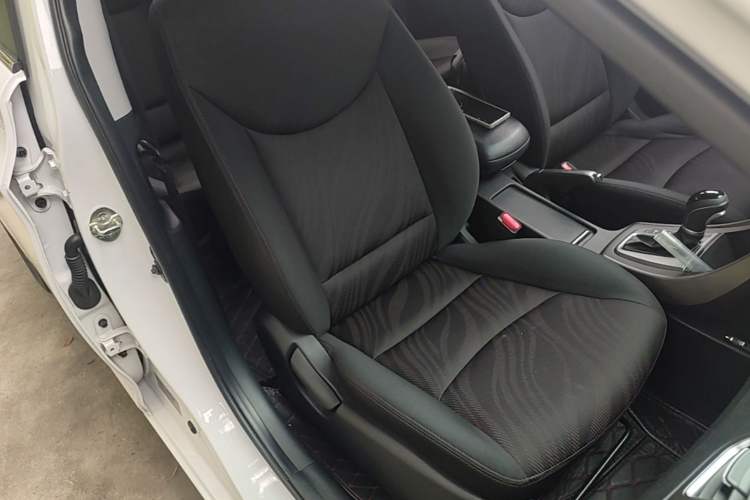 Used Hyundai Elantra (5th Generation / Langdong) 2016 1.6L Automatic Smart Version Right Front Seat