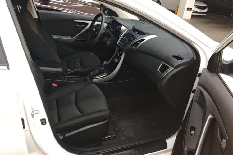 Used Hyundai Elantra (5th Generation / Langdong) 2016 1.6L Automatic Smart Version Right Front Seat